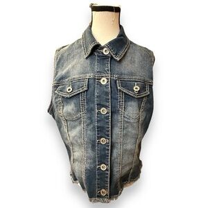 Women’s Maurices 1 Distressed Vintage Wash Denim Jean Vest 1X 1XL 16 18